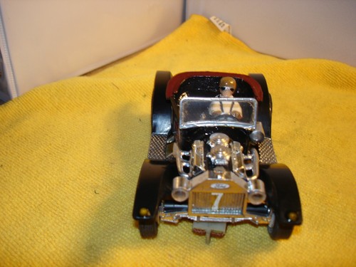 Vintage 1927 AMT Ford Hot Rod 1/24 slot car offered by MTH - Picture 2 of 12