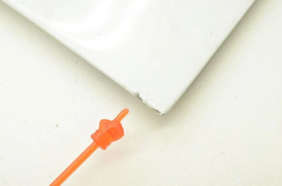 Chevrolet Corvette C4 1994-1996 5,7 L puerta de llenado de combustible blanca 10125966 Foto 4 de 4