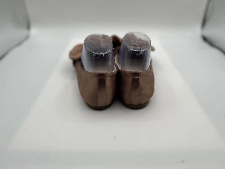 Zapatos planos de ballet Kenneth Cole para mujer talla 8,5 marrón gamuza lazo pliegue punta cerrada Foto 2 de 4