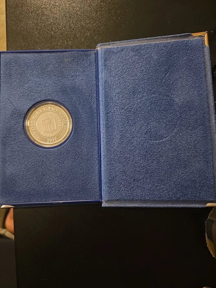 Moneda de Plata Juego Oficial 49ers San Francisco 1oz 746/7500 .999 Plata Pura Foto 4 de 4