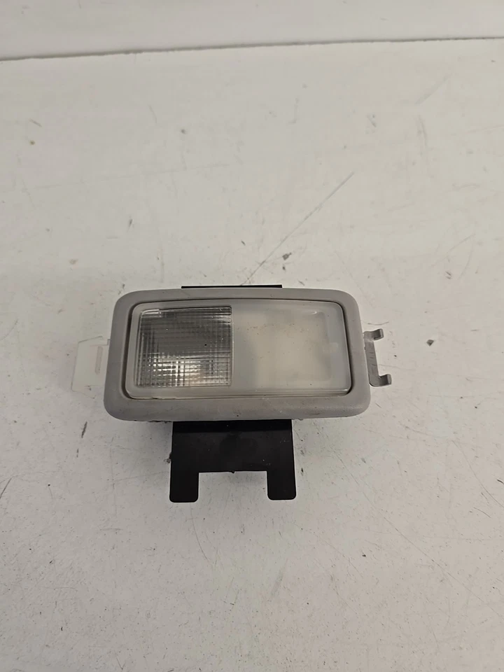 2012 - 2020 TOYOTA SIENNA TRUNK LUGGAGE COMPARTMENT LEFT SIDE INTERIOR LAMP OEM - Image 4 of 4