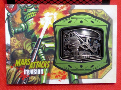 2013 MARS ATTACKS INVASION MEDALLION MM-4 GIANT ROBOT TOPPS-STRAIGHT FROM PACK