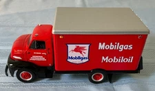 1995 FIRST GEAR DIE CAST 1953 FORD C-600 MOBIL GAS OIL TRUCK  = 29-1657 = MIB =