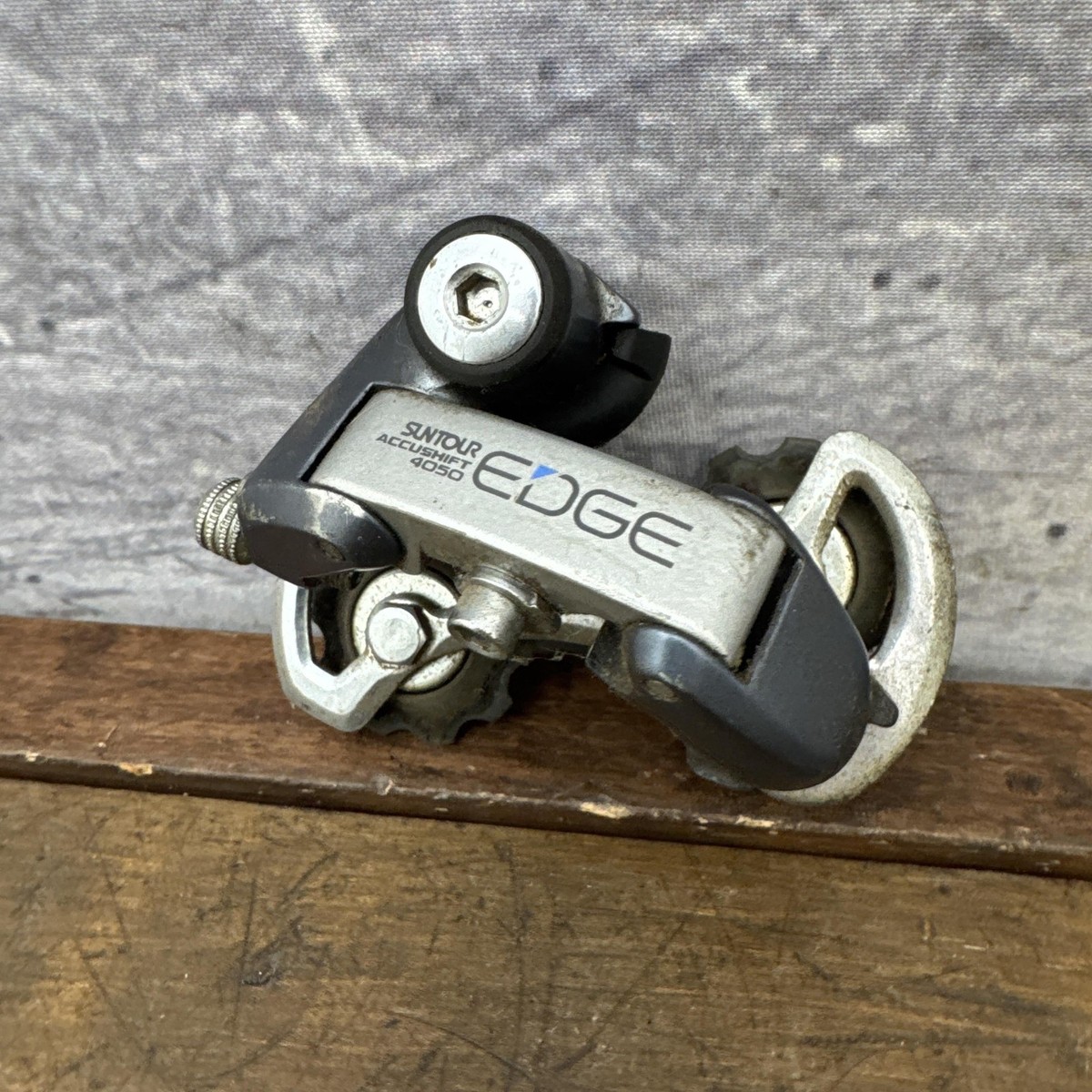 Vintage Suntour Edge Accushift 4050 Rear Derailleur Road Bike Part 