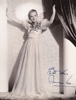 ANNA LEE 'The British Bombshell' gorgeous vintage original 9x7" b/w signed photo