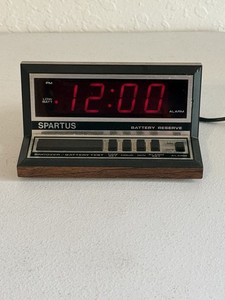 Vintage Spartus Digital Alarm Clock Model 1140 Wood Apollo Plug In Tested
