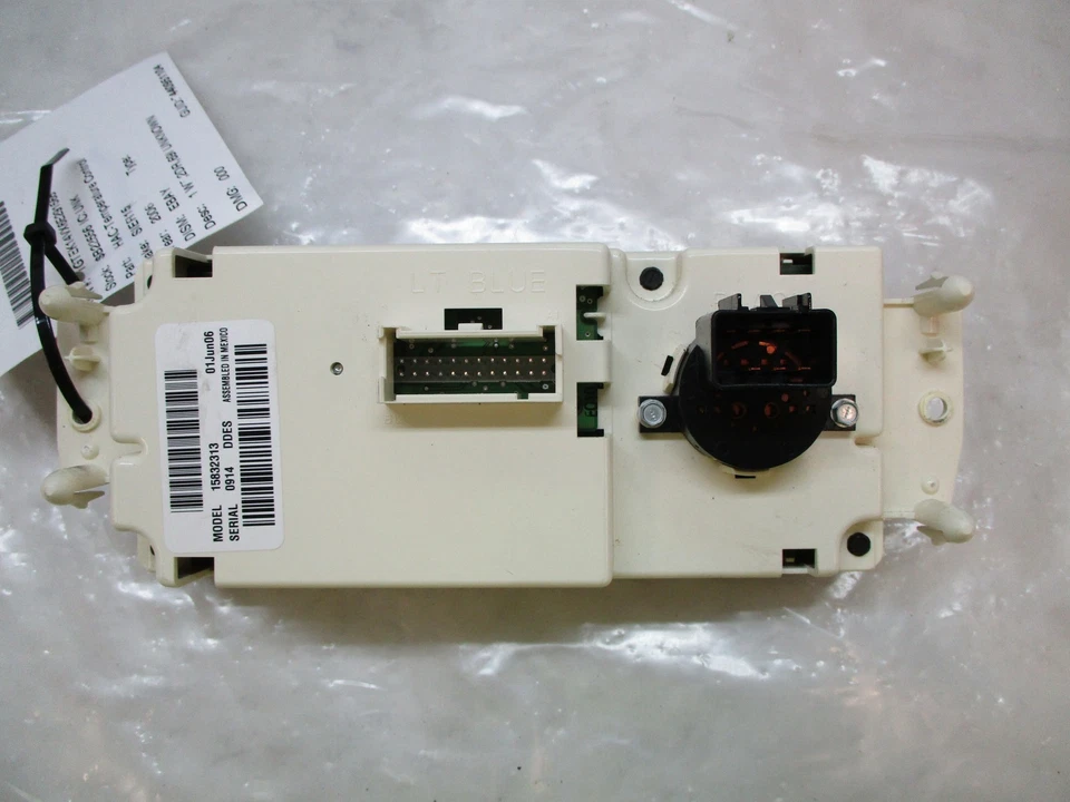 Оригинальный климат-контроль 05 06 Silverado Sierra 1500 2500 LKQ - Изображение 3 из 4