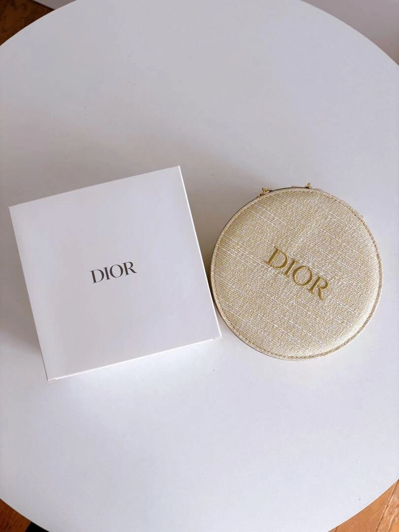 DIOR Beauty Trousse Maquillage Dorée Nouveauté Vacances 2024 avec boite limitée Japon