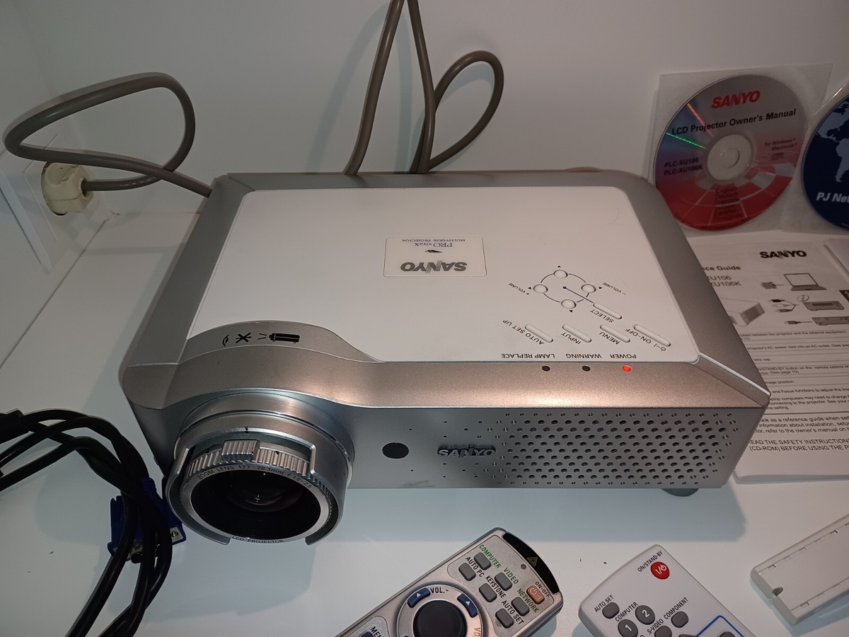 Sanyo PLC-XU86 Projector XGA Portable Projector WORKING + Sanyo PLC-XU86 Projector XGA Portable Projector WORKING +