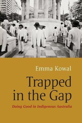 Emma Kowal Trapped in the Gap (Paperback) (UK IMPORT)