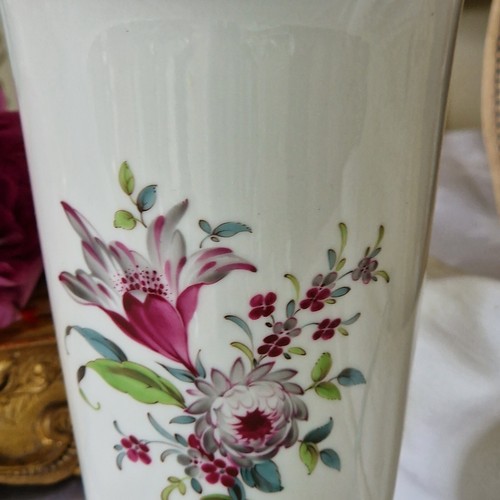 Porzellan. Vase mit Blumenmalerei,älter, gemarkt Höchst - Bild 2 von 7