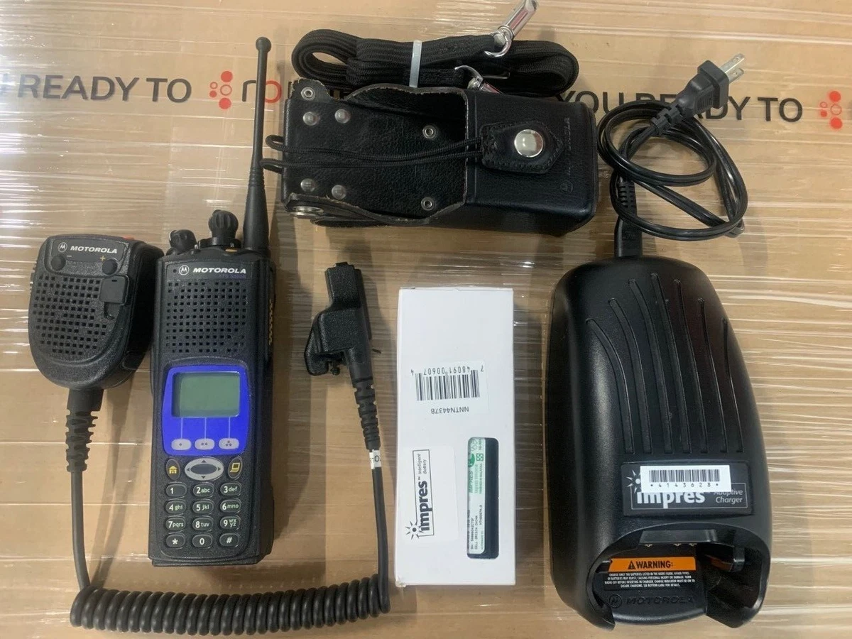 MOTOROLA XTS5000 III 380-470 MHz P25 Digital Police Fire EMS Radio H18QDH9PW7AN