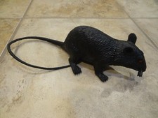 Black Toy Rat That Squeaks  Holiday....Prank....Decoration 