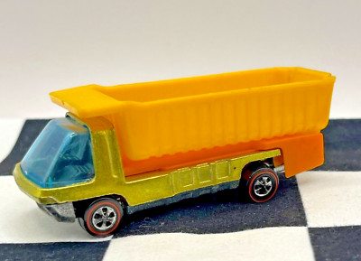 HOT WHEELS REDLINES HEAVYWEIGHTS DUMP TRUCK YELLOW NEAR MINT
