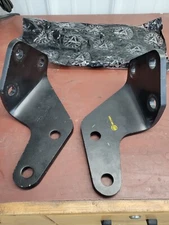 Peterbilt 379/386 engine support brackets MK17020 & MK17021