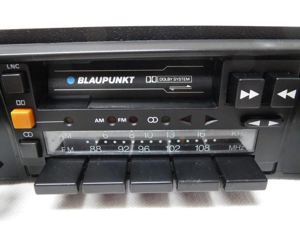 Radio vintage Blaupunkt CR-2001 AÑOS 80 Porsche 911 Ferrari 308 Alfa Romeo GTV-6 Foto 4 de 4