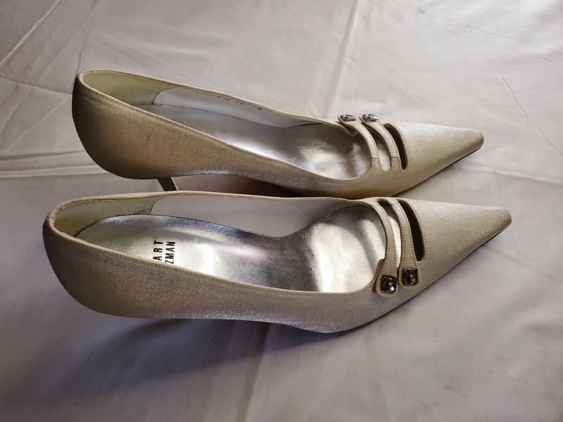 Stuart Weitzman Pearl Shiny Fabric Piointy Toe Mary Jane Double Strap Hees 10