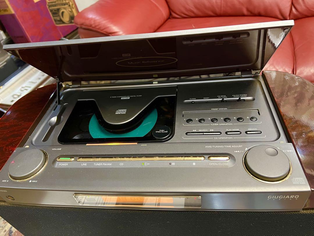 SONY D-3000 Celebrity CD radio player working item SONY D-3000 Celebrity CD radio player working item