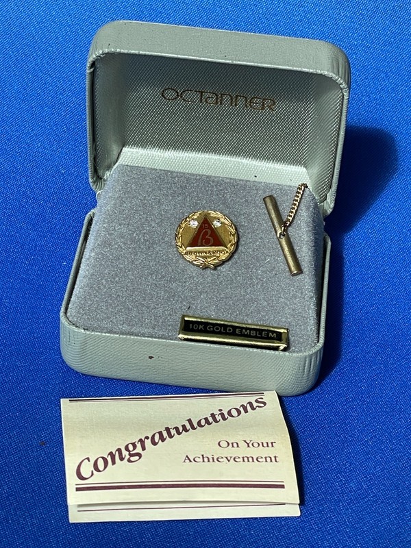 Brown & Root 15 Year Service 10K Gold Pin with Gem Stones