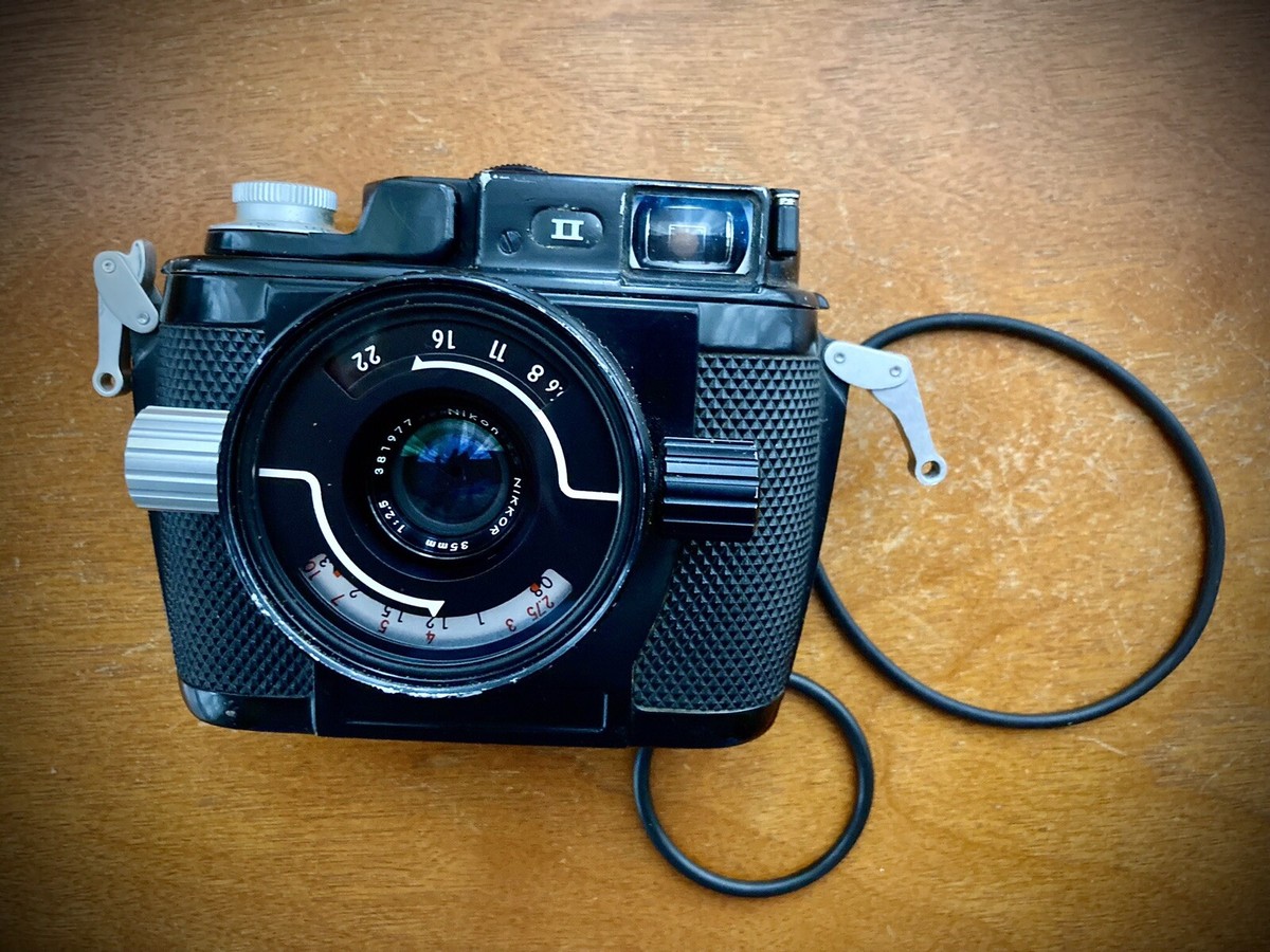 Nikonos II Nikkor 35 2.5 フィルムカメラ 黒　水中 Nikon Nikonos II 35mm Underwater Film Camera for sale online | eBay