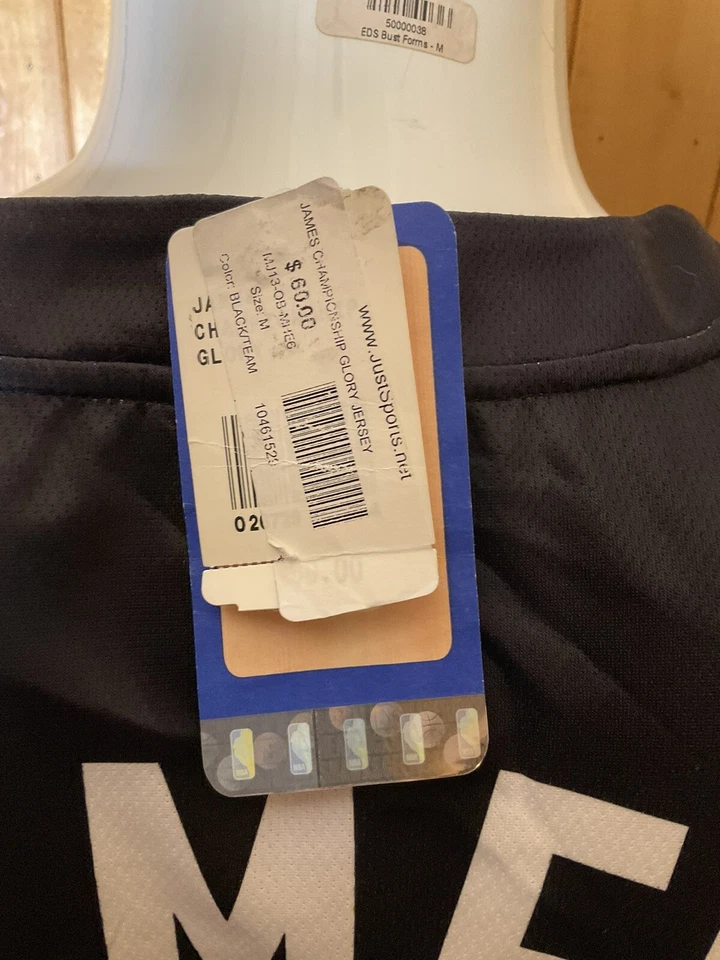 Majestic NBA Lebron James Miami Heat 6 Jersey Black Pink Red Size M NBA - Image 4 of 4