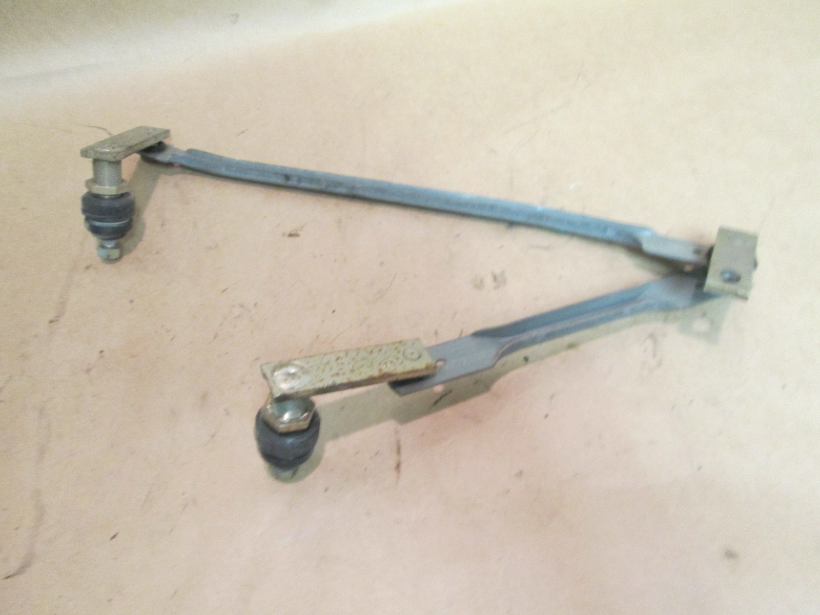 Ferrari 512 M Windshield Wiper Motor Levers # 63467900