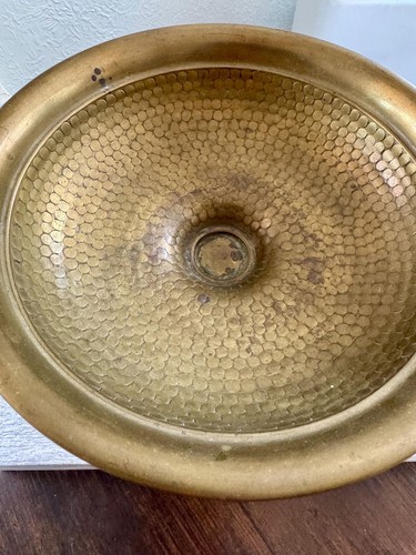 Vintage Brass Pedestal Bowl Hammered Brass Entryway Catchall - Picture 3 of 7