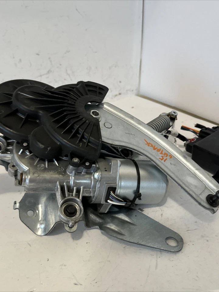 2015 SUBARU OUTBACK REAR POWER LIFTGATE HATCH MOTOR OEM - Image 3 of 4