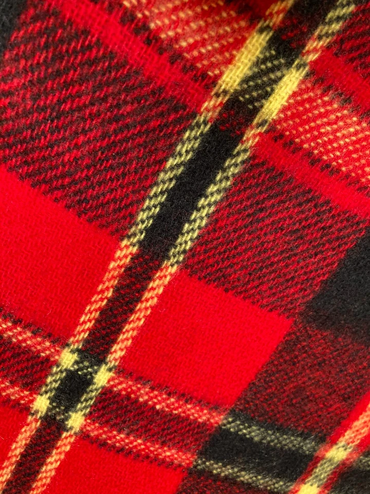 Vintage 70s/80s San Jose "Golden Bay" Earthquakes Logo 34x76" Sports Blanket USA - Image 4 of 4