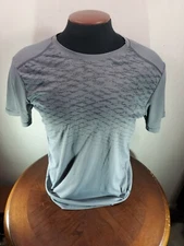 uni pro Athletic Tshirt Mens Medium Gray Geometric Pattern Moisture Wicking...
