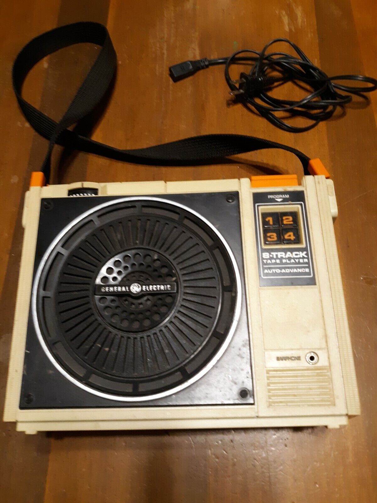 VINTAGE GENERAL ELECTRIC trend rank 3-5506A All items in the store PORTABLE 8 W TAPE PLAYER TRACK
