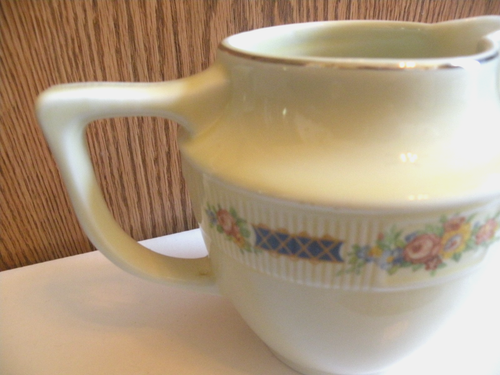 VINTAGE HALL'S SUPERIOR QUALITY SMALL PITCHER CREAMER BLUE BOUQUET 5.5" TALL - Picture 2 of 12