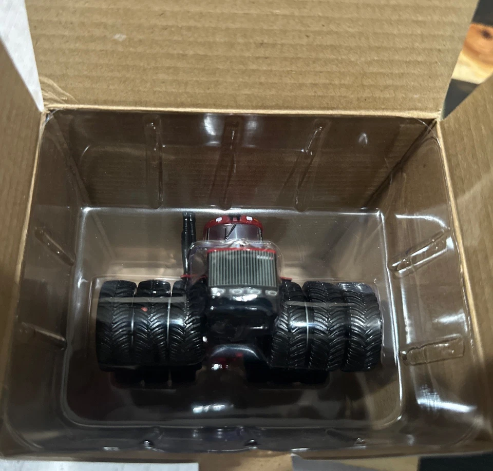 1/64 Scale Case IH Steiger 535 Tractor Red  2010 Farm Show Ertl - Image 3 of 4