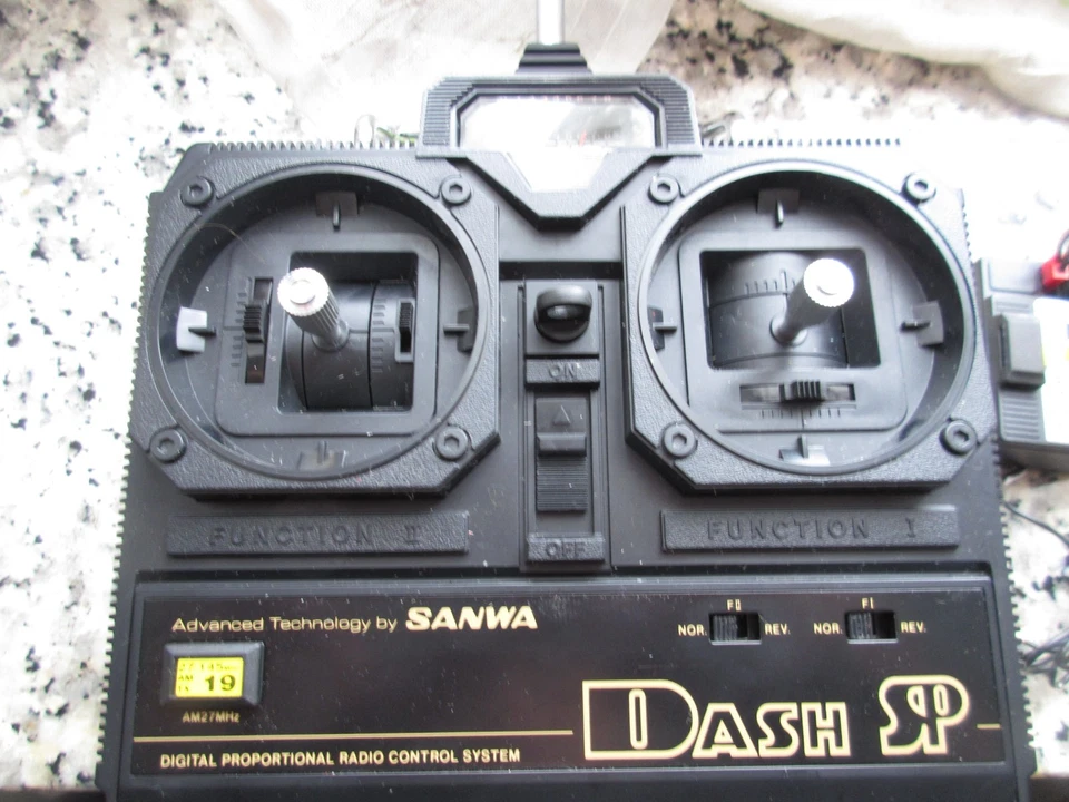 Trancemitter SANWA DASH SP 2 canali Redio Control - Imagen 3 de 4