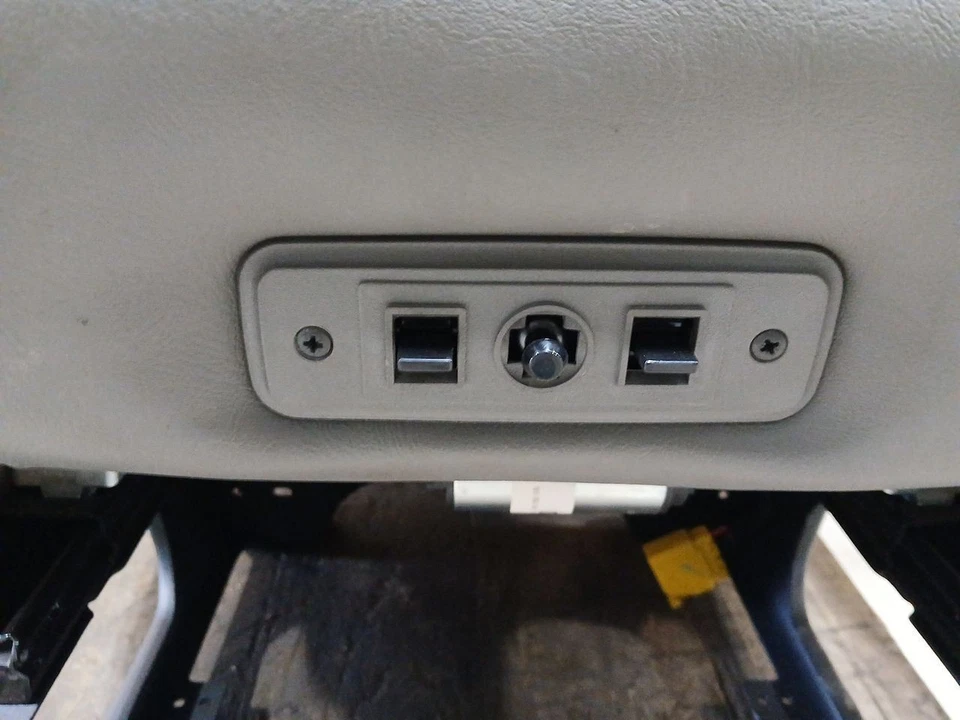 Asiento de cubo de tela delantero izquierdo del conductor para GMC Savana 2500 3085006 2025 Foto 2 de 4