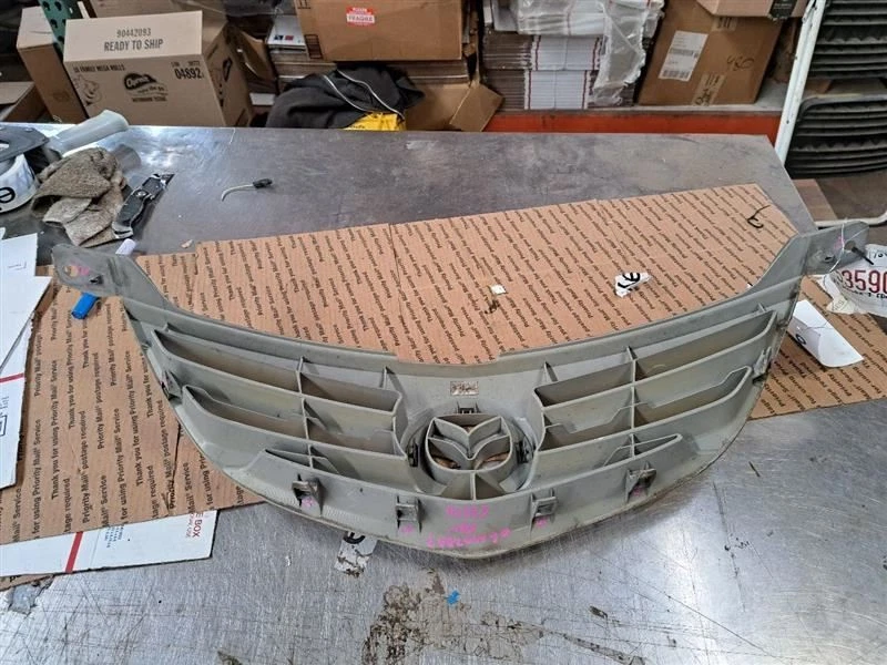 Parrilla superior sedán 3s barras de color de carrocería faros antiniebla redondos para 04-06 MAZDA 3 564652 Foto 2 de 2