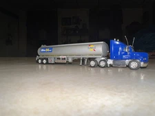 1998 Matchbox Collectibles Sunoco Ford Areomax Diecast Tanker - COA/Org. Package