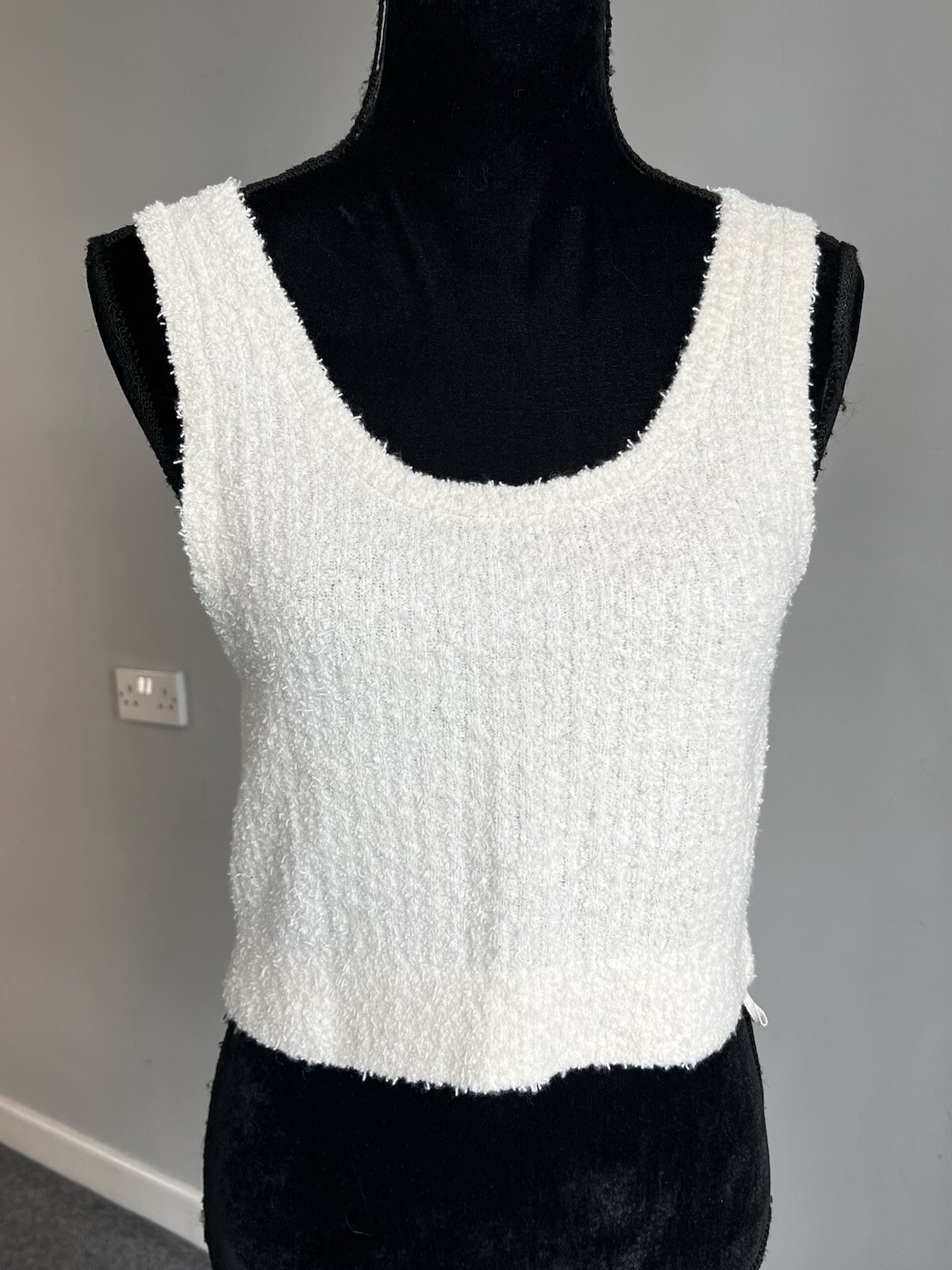 ALTRA & Other Stories Canotta panna soffice crop senza maniche misto lana grande UK 16 nuova