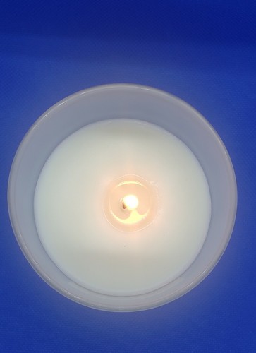 Essence Of Brie hand made Candle clean cotton scent. - Picture 6 of 6