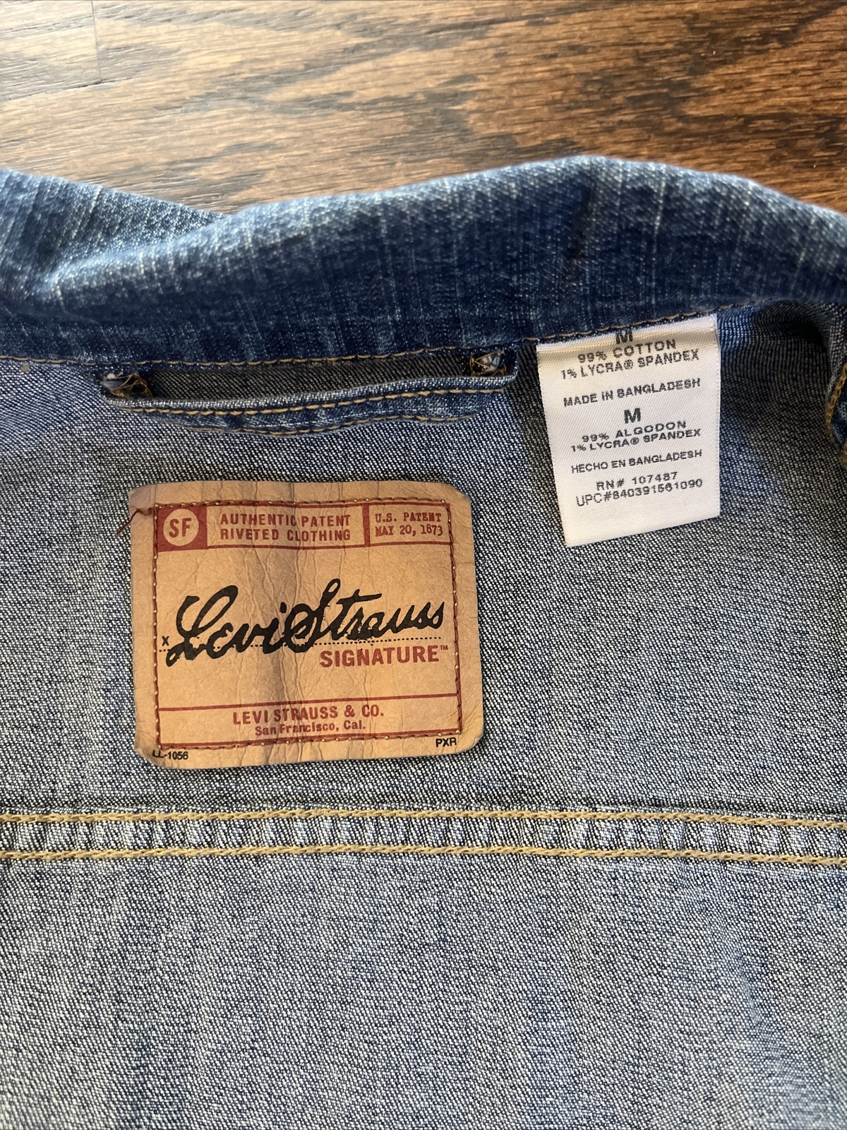 Women's LEVI STRAUSS Signature Denim Jean Jacket Womens Size Medium - View 2