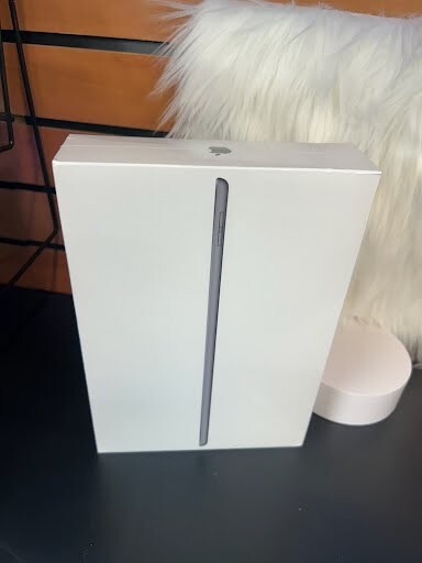 Apple iPad (8th Generation) A2270 128 GB, Wi-Fi + 4G, 10.2 in