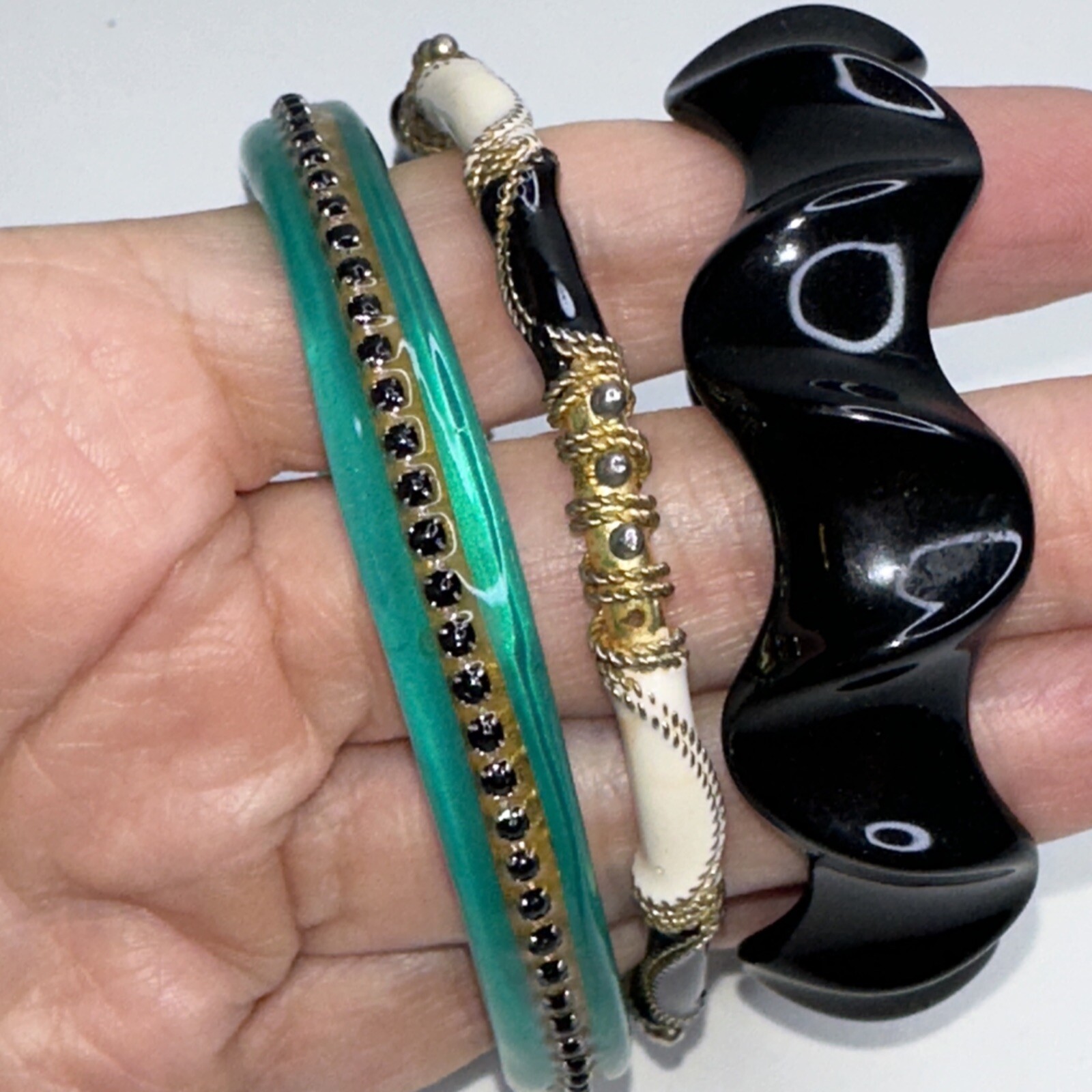 Bangle Black Green White Resin Set of 3 Gold Tone Bracelet-image