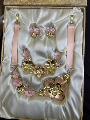 Disney Store Belle Deluxe Live Action Jewelry Costume Dress Accessory Set Beauty
