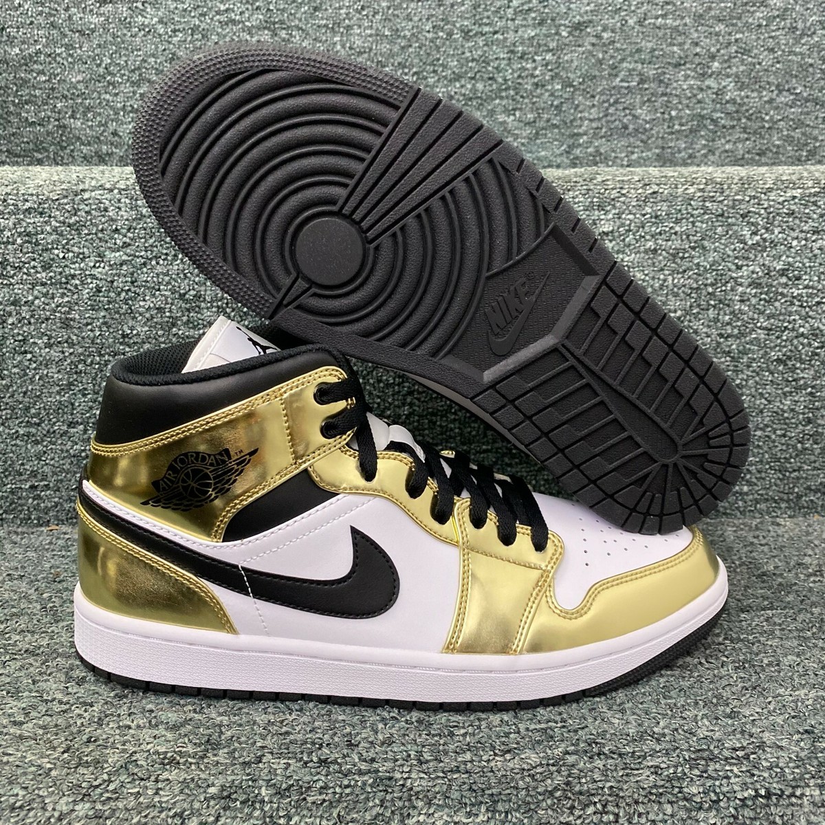 NIKE AIR JORDAN 1 RETRO MID METALLIC GOLD BLACK WHITE SIZE 10.5M
