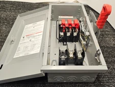 Siemens HF261 Fusible Safety Disconnect Switch 30A 600V AC/DC 2P Type 1 Indoor