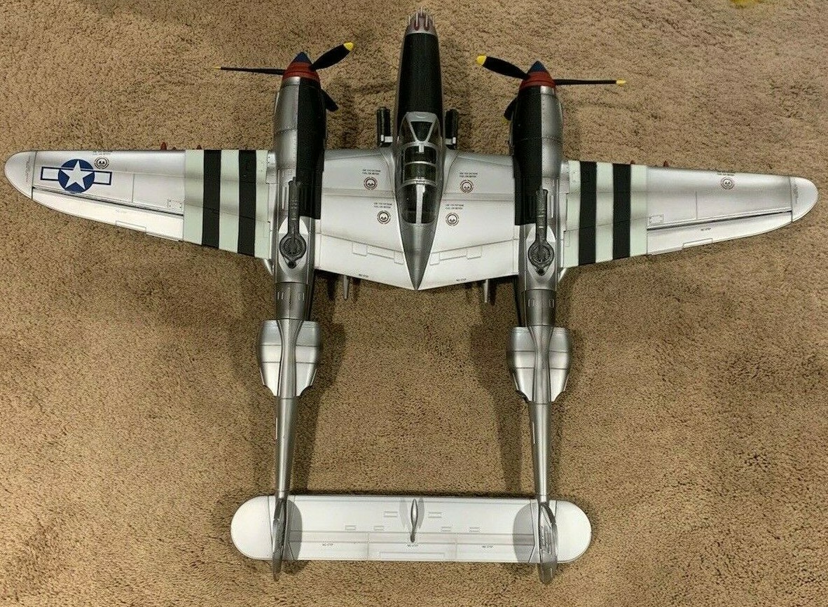 The Ultimate Soldier XD P-38 Lightning Interceptor 1/18 The Ultimate Soldier XD P-38 Lightning Interceptor 1/18