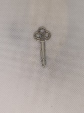 Yale Standard Key F18