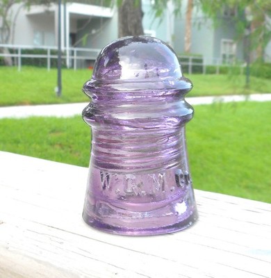NICE PURPLE CD 106 W.G.M.CO GLASS INSULATOR
