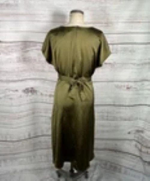 Nuevo con etiquetas Vestido J.Jill Wearever Collection Satén Envolvente Cintura Verde Oliva Twist 4X $139* Foto 2 de 4