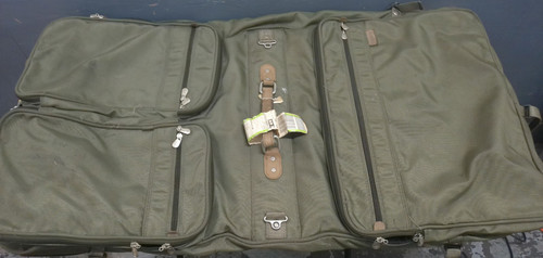 Briggs & Riley Travelware wardrobe Garment bag Olive Green.
